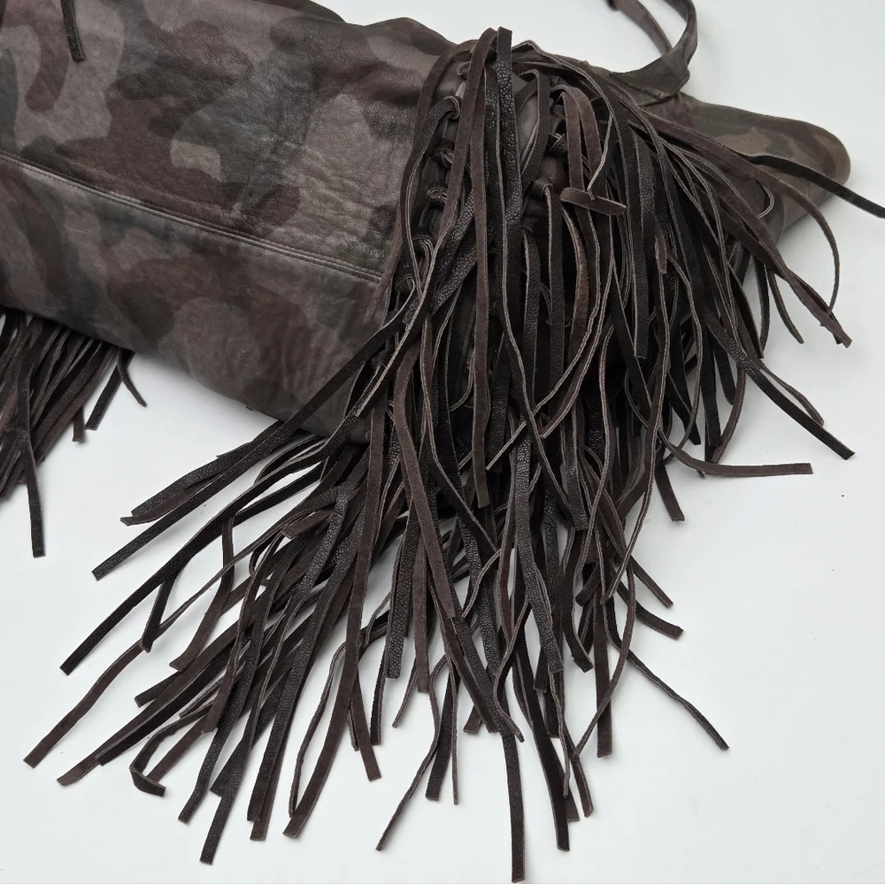 FREE PEOPLE CHRISTIANSEN CAMUFFARE CAMO CAMOUFLAGE LEATHER FRINGE TOTE BAG